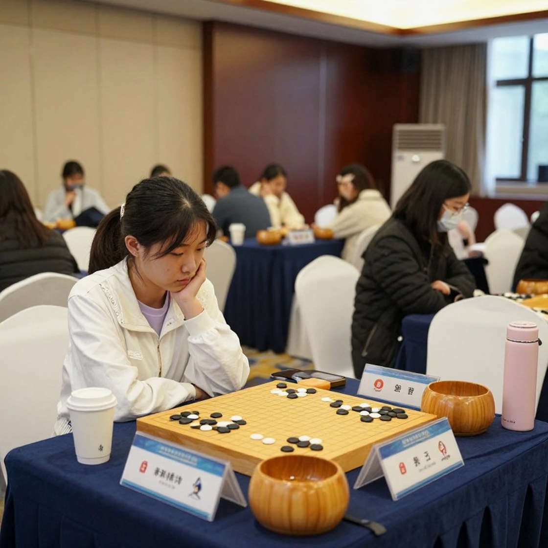 ChessBase Magazine #225 का लेजर: 27 मिनिएचर, 10 ओपनिंग लेख और एक गायब प्रकाशन-वर्ष