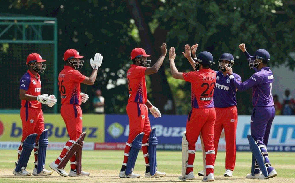 एक ओवर में 102/2 से 108/5: सरवटे ने केरल को वह आंकड़ा दिया जो स्कोरकार्ड नहीं दिखाता एक ओवर में 102/2 से 108/5: सरवटे ने केरल को वह आंकड़ा दिया जो स्कोरकार्ड नहीं दिखाता