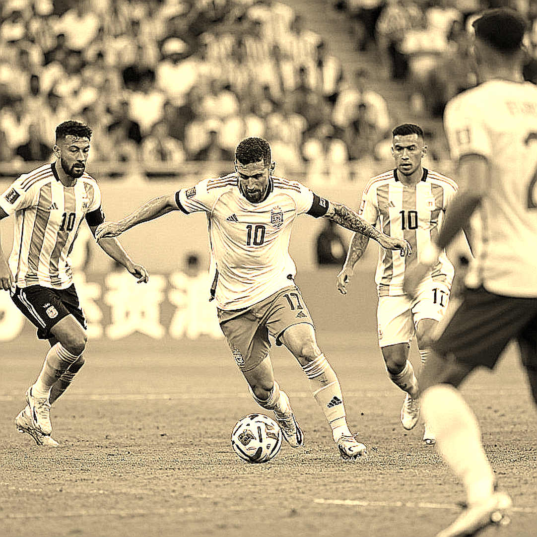 ट्रांसफर डेस्क पर एक खाली फाइल: जब पूरी रिपोर्ट में सिर्फ़ 'फुटबॉल' बचता है ट्रांसफर डेस्क पर एक खाली फाइल: जब पूरी रिपोर्ट में सिर्फ़ 'फुटबॉल' बचता है