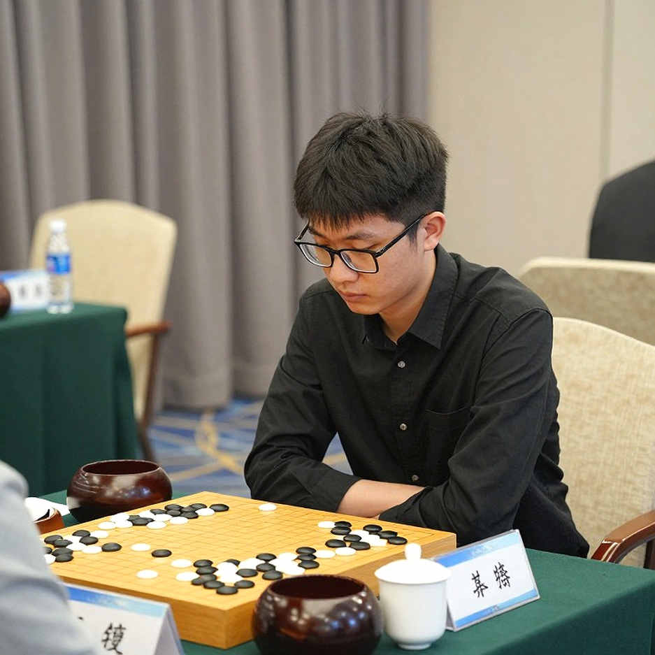 A Capablanca Headline, a King's Indian Body: What 9...a5 Is Actually Worth