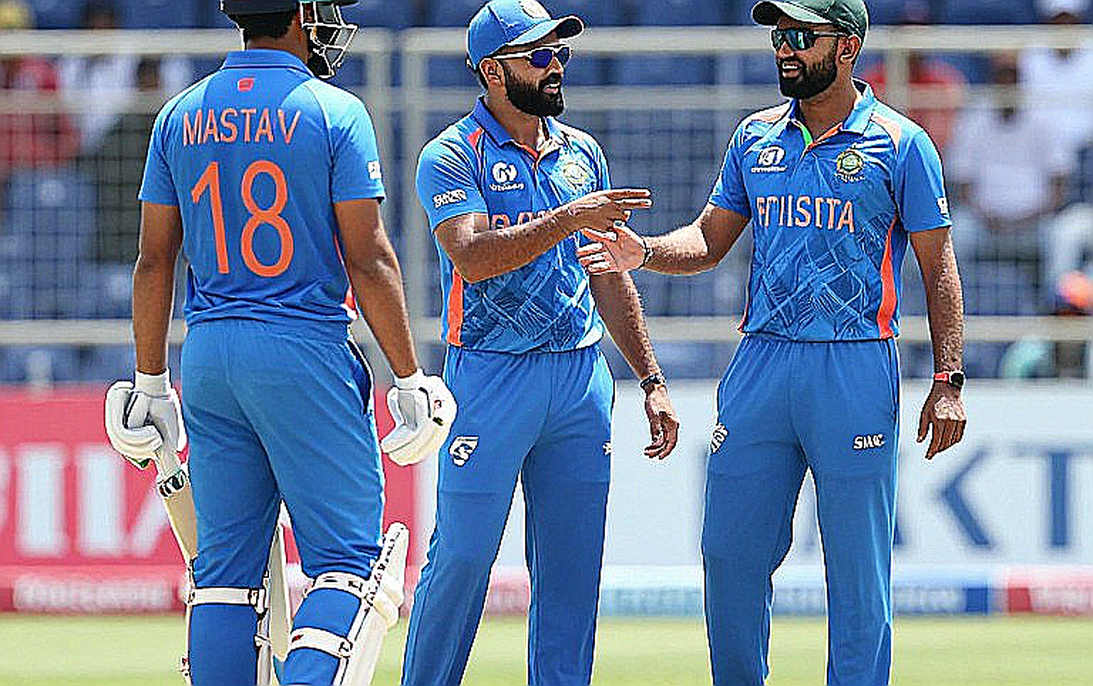 भारत U19 एशिया कप स्क्वाड: पंद्रह नाम, अधिकतम पांच मैच, और एक खाली आंकड़ा-शीट भारत U19 एशिया कप स्क्वाड: पंद्रह नाम, अधिकतम पांच मैच, और एक खाली आंकड़ा-शीट